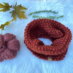 Beautiful Seed Stitch Cowl. Winter Cowl.